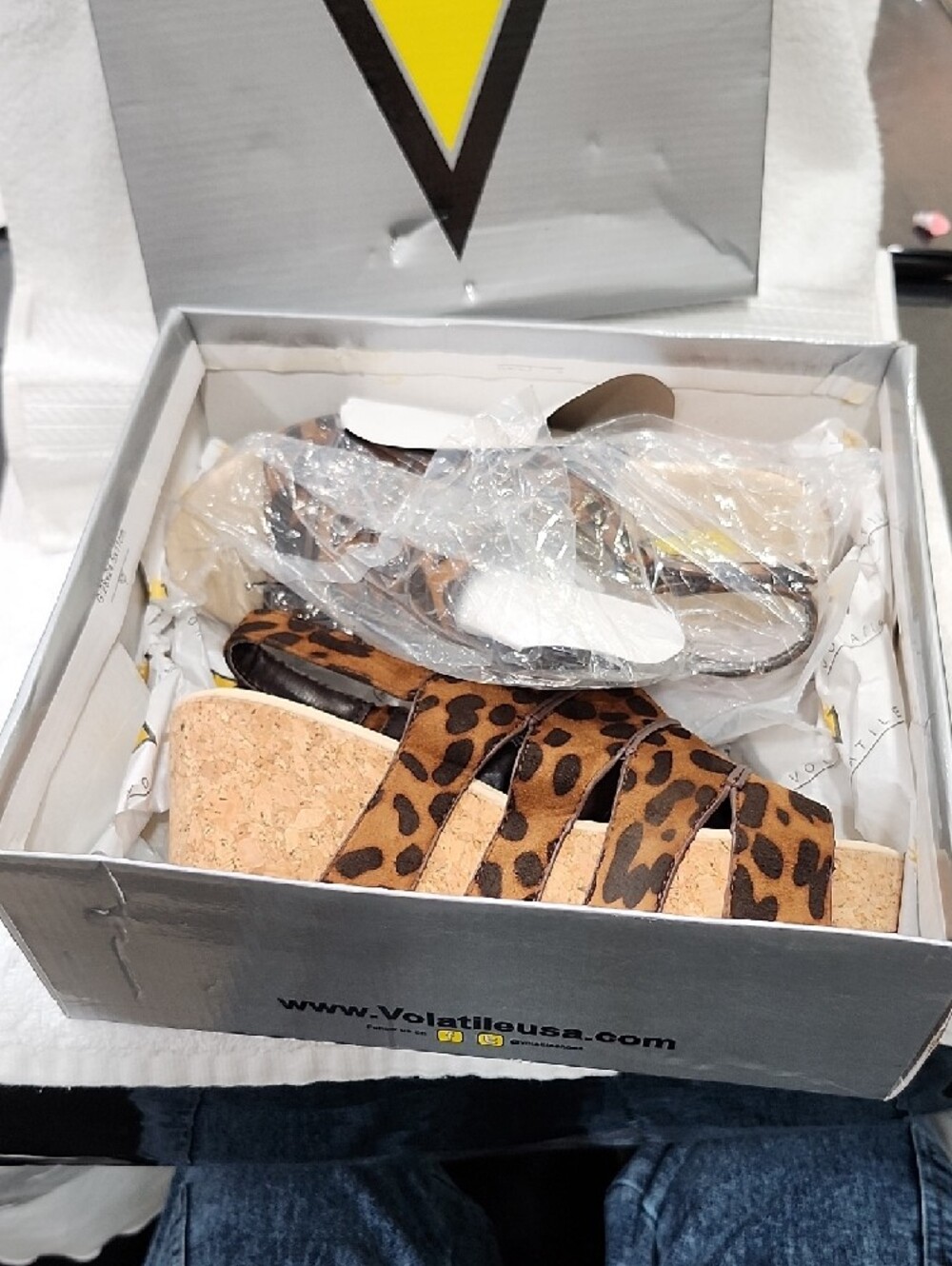 VOLATILE LEOPARD PRINT PLATFORM SANDALS - Picture 3 of 4